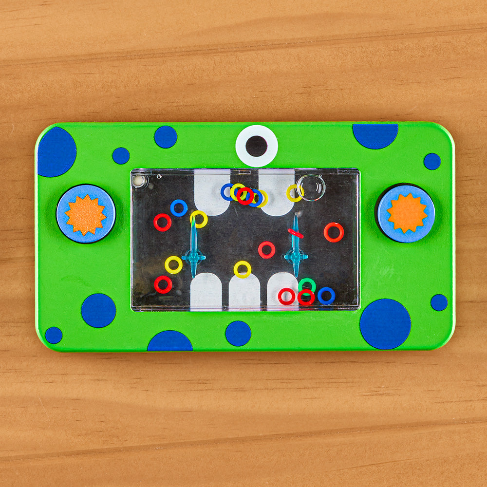 Kikkerland Kidoki Handheld Water Ring-Toss Game