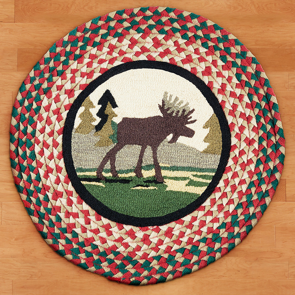 Chandler 4 Corners 31" Round Hook 'N Braid Rug, Wild Moose
