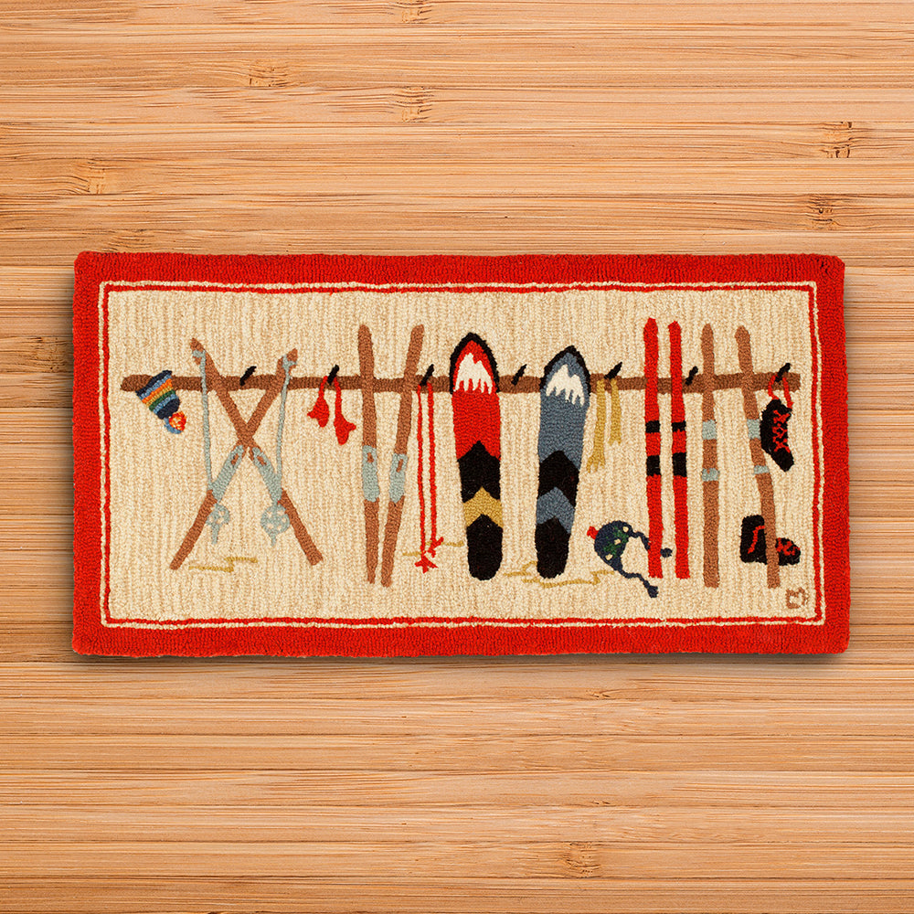Chandler 4 Corners 2' x 4' Hooked Rug, Ski Rack
