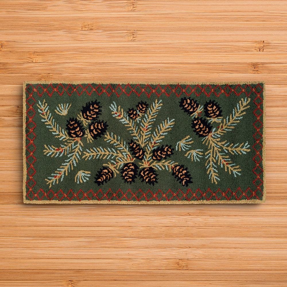 Chandler 4 Corners 2' x 4' Hooked Rug, Diamond Pinecone
