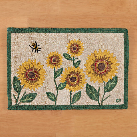 Chandler 4 Corners 2' x 3' Hooked Rug, Sunflower Patch