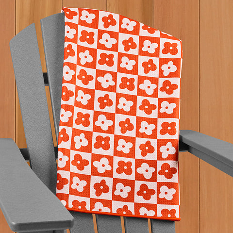 Reversible Microfiber Pool Towel, Daisy Tiles