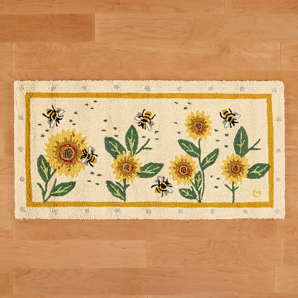 Chandler 4 Corners 2' x 4' Hooked Wool Rug, Busy Bees on Sunflowers