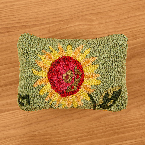 Chandler 4 Corners 8" x 12" Hooked Wool Pillow, Sunflower on Green