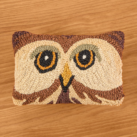 Chandler 4 Corners 8" x 12" Hooked Wool Pillow, Wise Owl