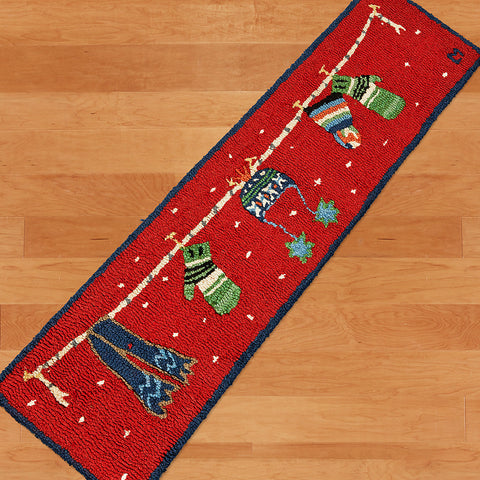 Chandler 4 Corners 1' x 4' Hooked Hearth Rug, Red Wet Wear